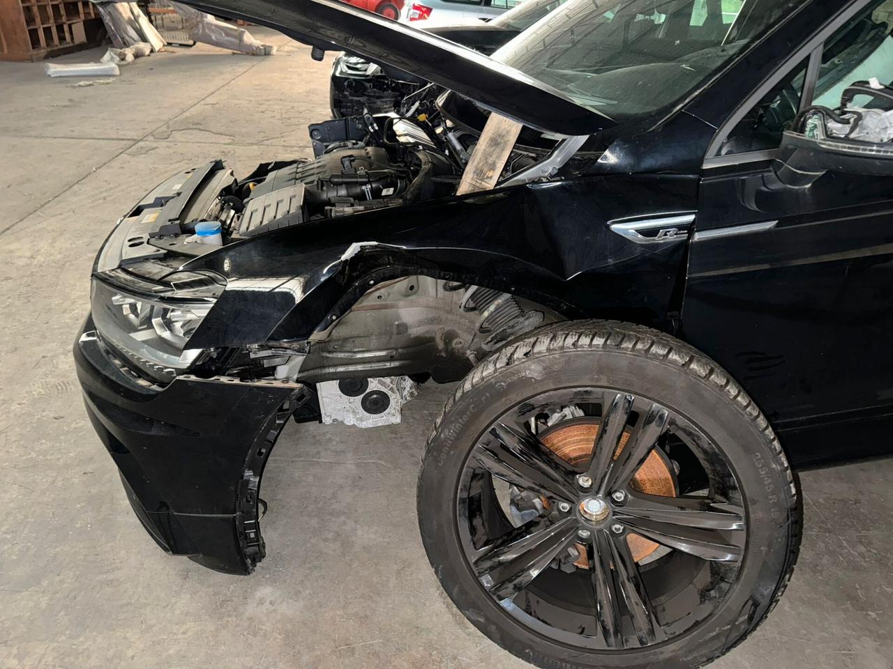 Volkswagen Tiguan 2.0 tdi R-Line 150cv dsg INCIDENTATA