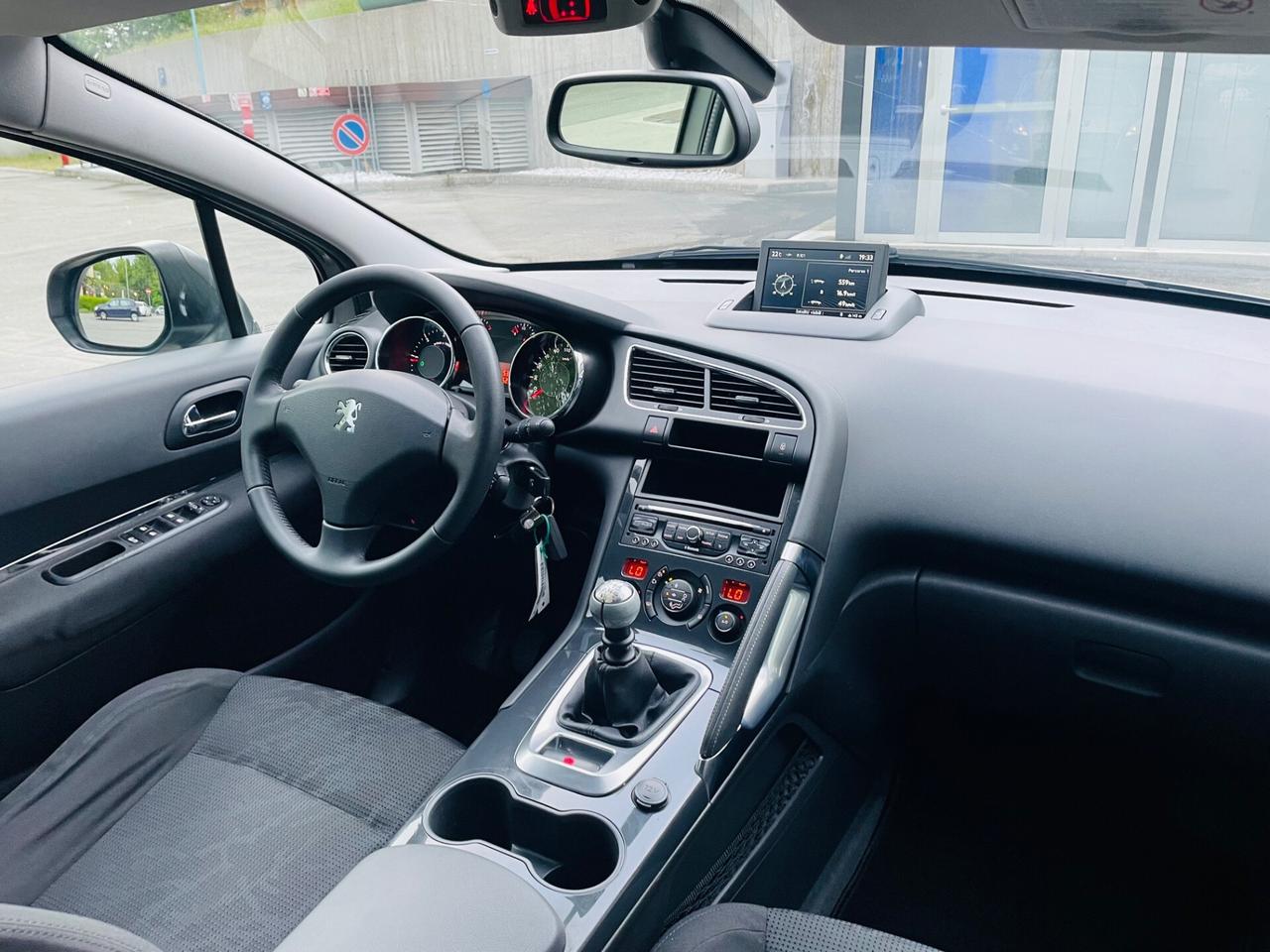 Peugeot 3008 1.6 HDi 115CV Business