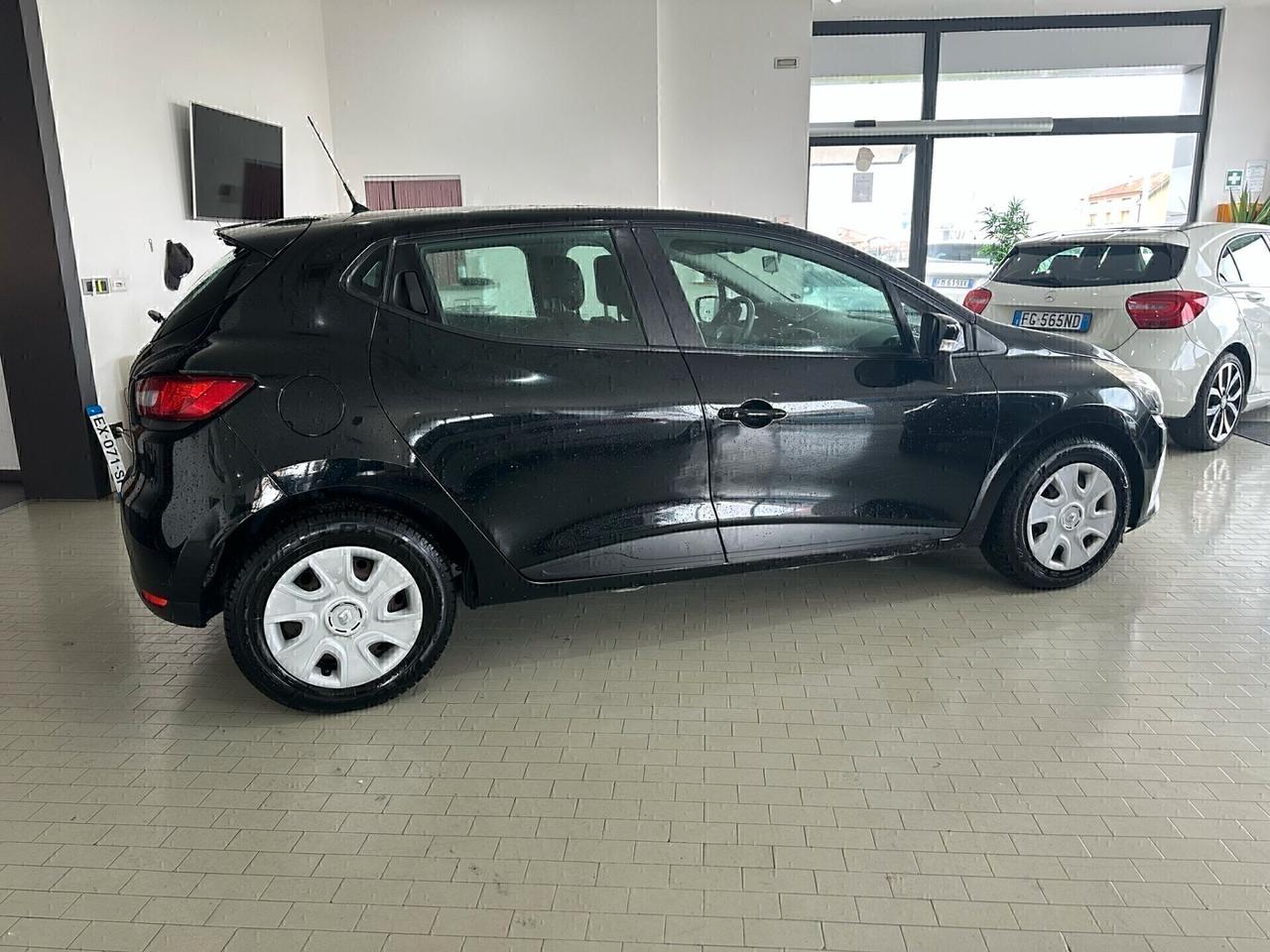Renault Clio 1.2 75CV 5 porte METANO