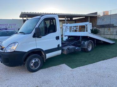 Iveco Daily 35C15 Carroattrezzi Clima Patente B
