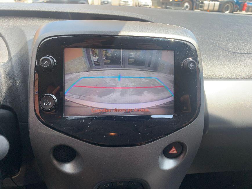 Toyota Aygo Connect 1.0 VVT-i 72CV 5 porte x-business