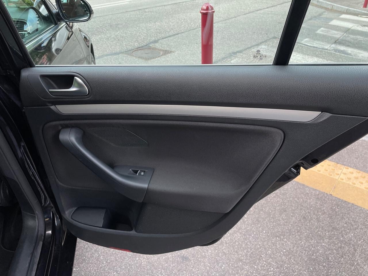 VW Golf Variant 2.0 TDI Highline/1PROP/GARANZIA