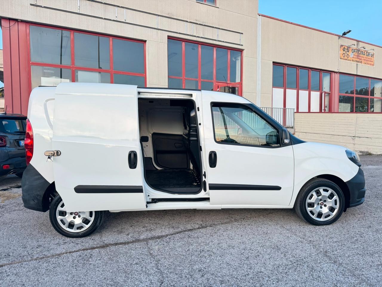 Fiat Doblo' cargo Maxi Autocarro 3 posti