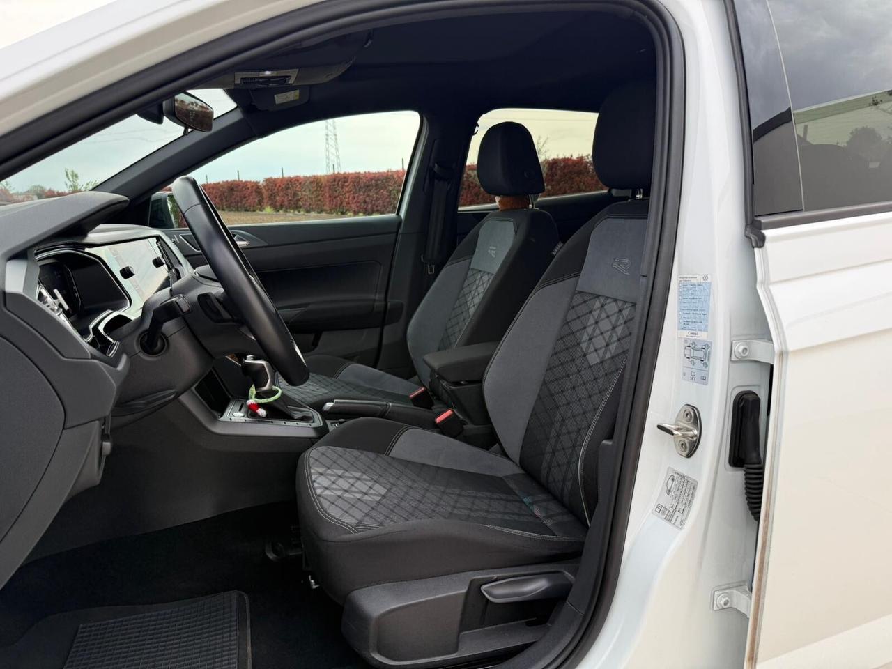 Volkswagen Taigo 1.0 TSI 115 CV DSG R-Line Plus