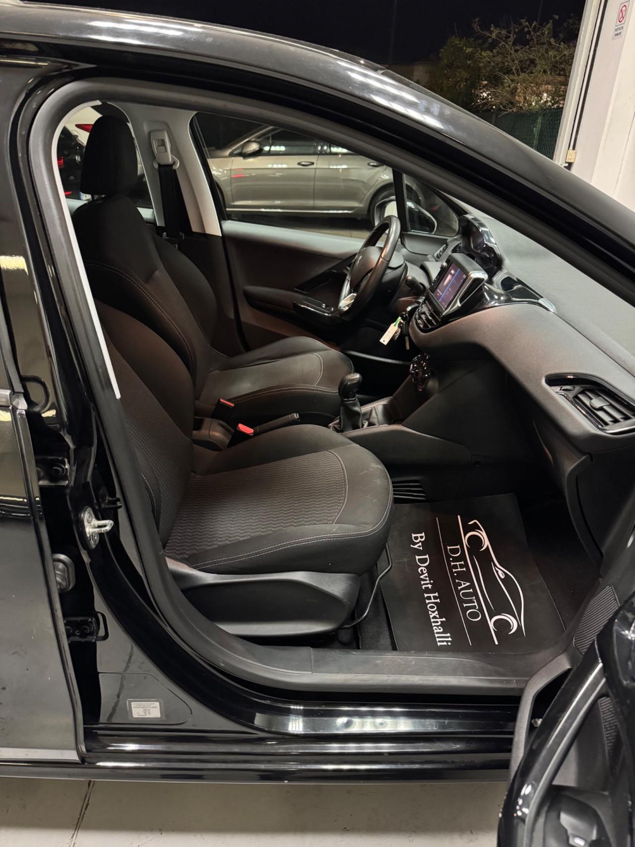 Peugeot 208 PureTech 82 5 porte Allure