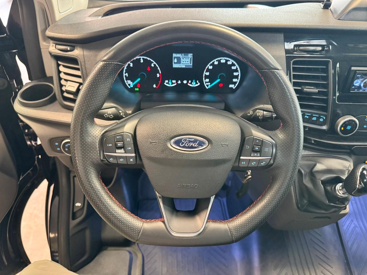 Ford Transit Custom 340 2.0 EcoBlue 131CV PL-DC 6 POSTI TOTAL BLACK