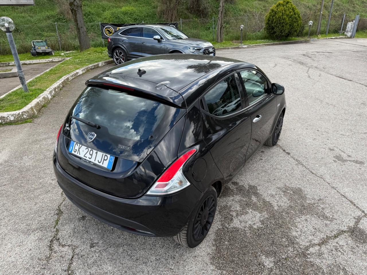 Lancia Ypsilon 1.0 FireFly 5 porte S&S Hybrid Ecochic Silver
