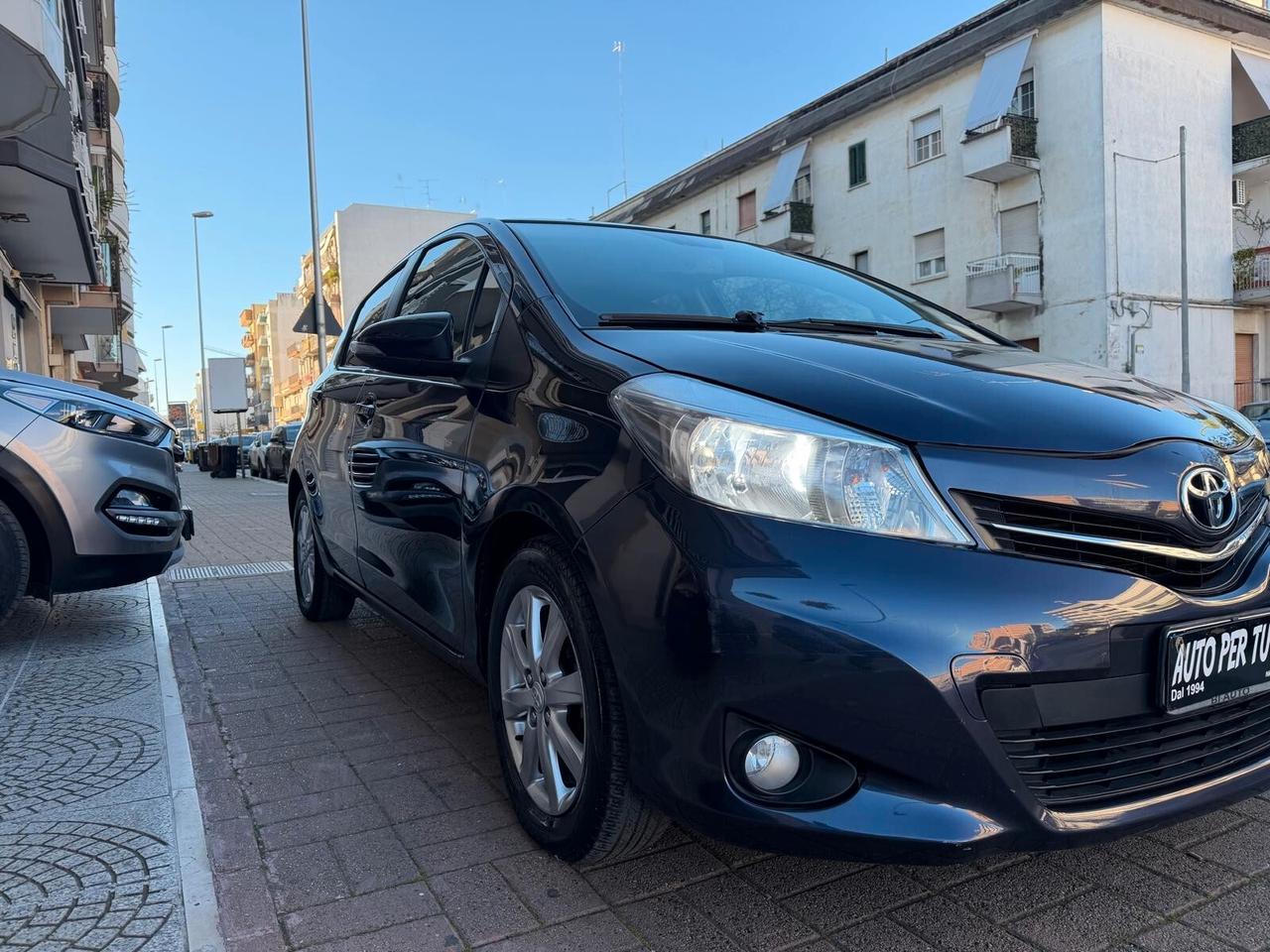 Toyota Yaris 1.4 D-4D 5 porte Lounge Tetto panoramico