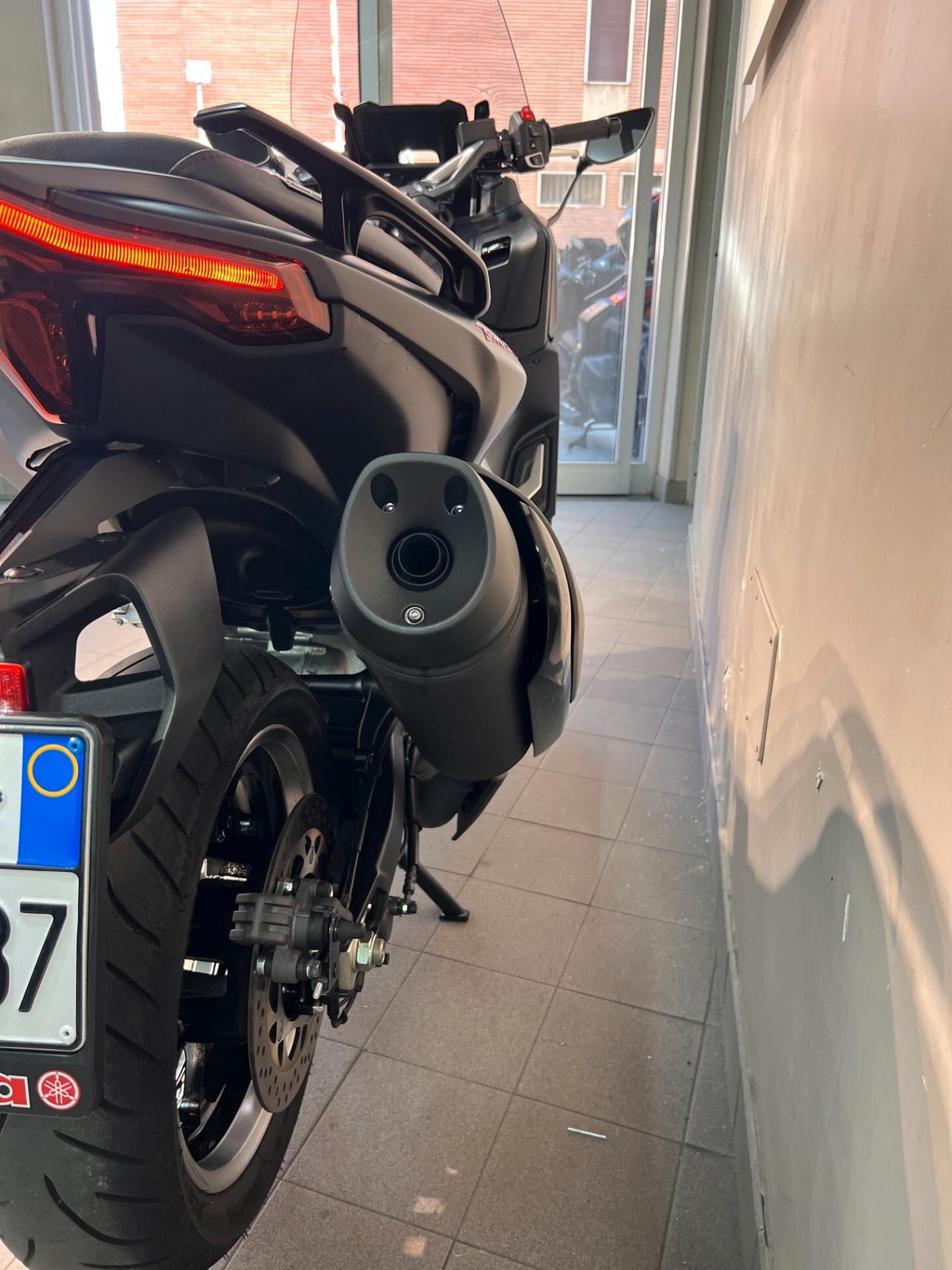 Yamaha T Max 560 BLACKMAX 25 ANNIVERSARY