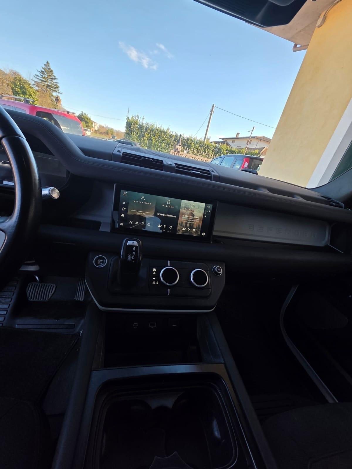 Land Rover Defender 110 2.0 SD4 240CV AWD Auto 72 Yrs. WEB Edition