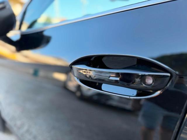 Skoda Superb 2.0 TSI DSG 4x4 Wagon Laurin&Klement