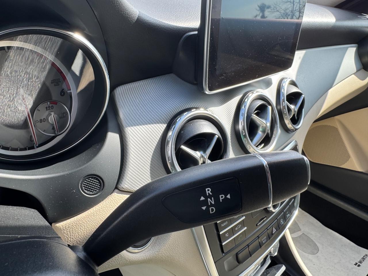 Mercedes-benz GLA 200 d Automatic Premium