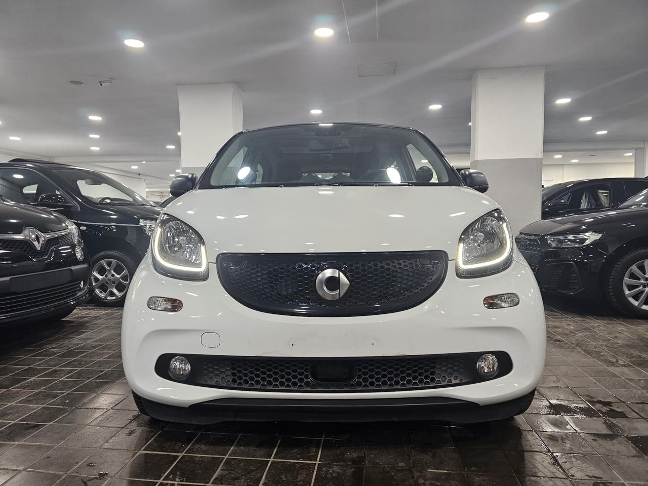 NUOVA SMART FORFOUR IDENTITY BLACK EDITION PASSION 0.9 BENZ 90CV TWINAMIC
