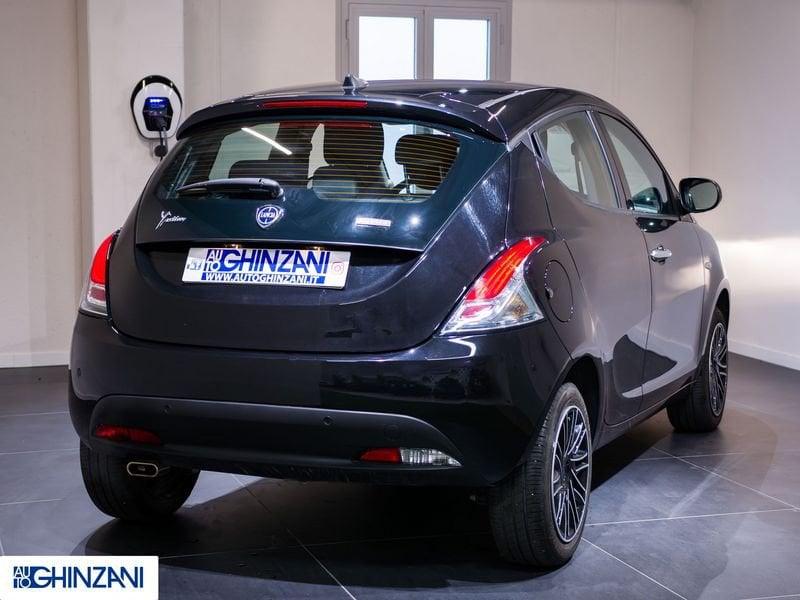 Lancia Ypsilon 1.0 Hybrid 70 CV S&S Gold Neo Patentati