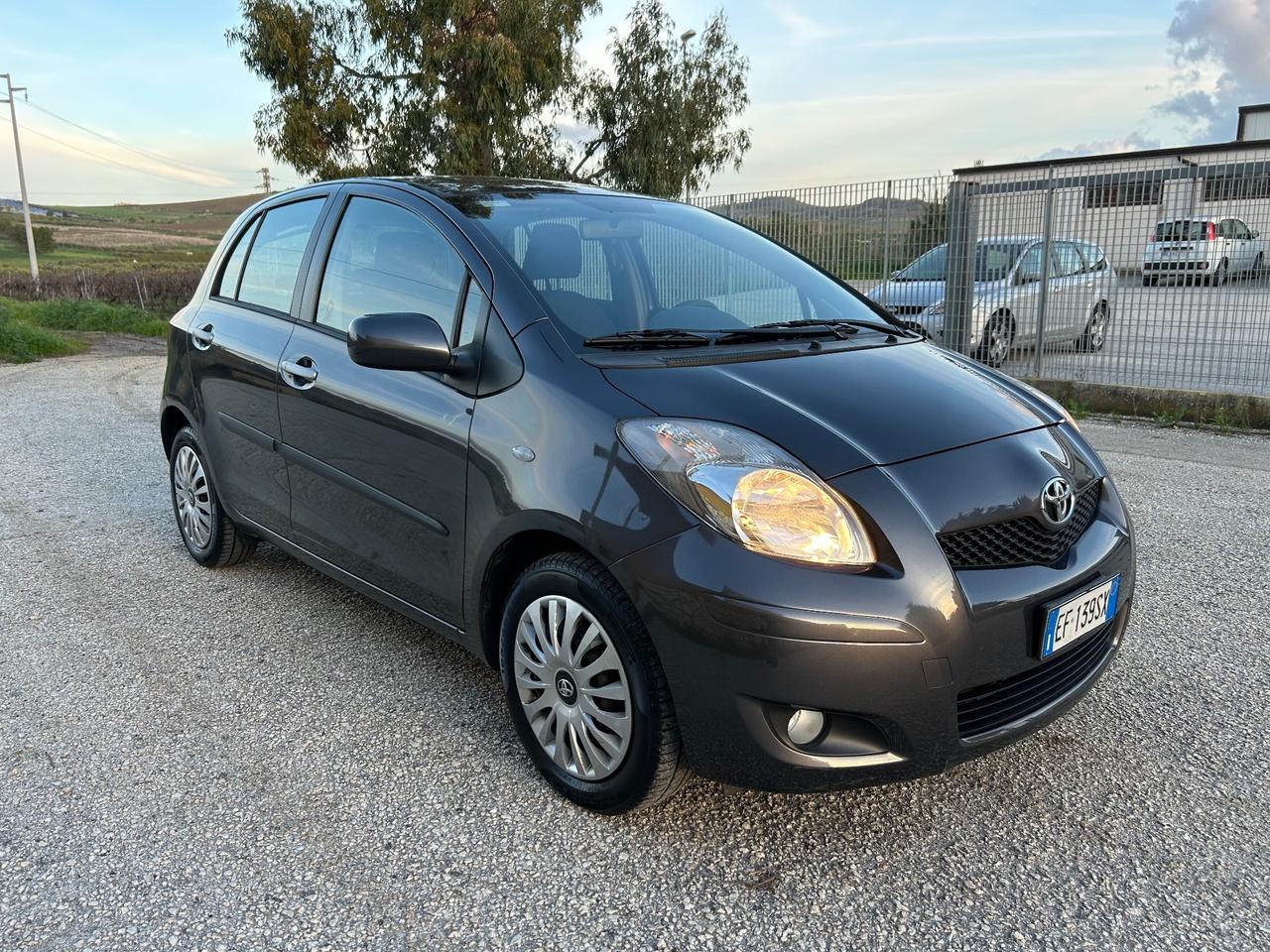 Toyota Yaris 1.3 5 porte Sol