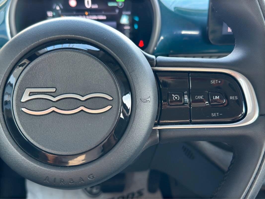 Fiat 500e 3+1 42 kWh Icon CON CARPLAY