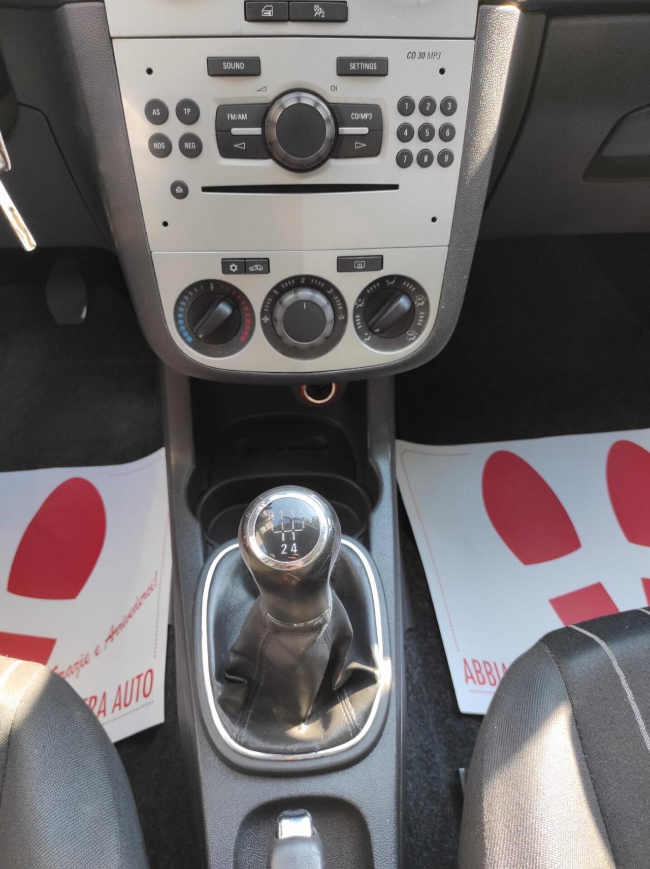 Opel Corsa 1.2 5 porte Cosmo