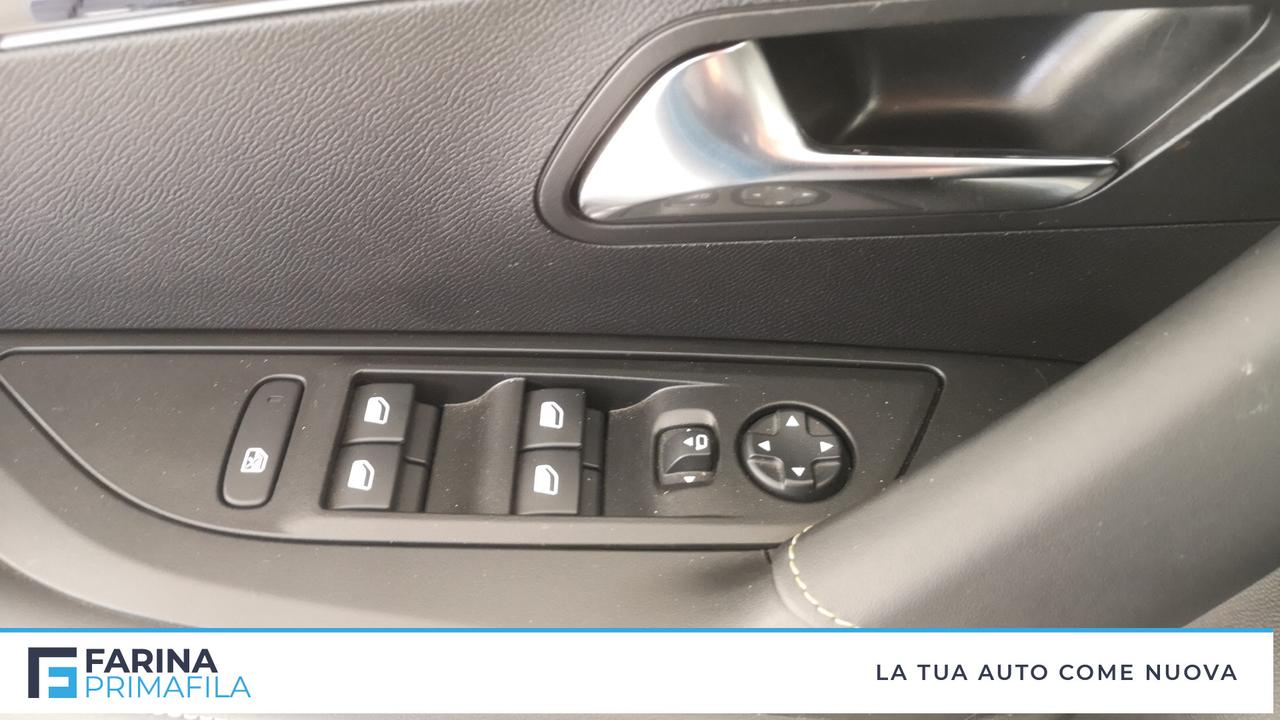 PEUGEOT 2008 II 2023 - 2008 gt hybrid 136
