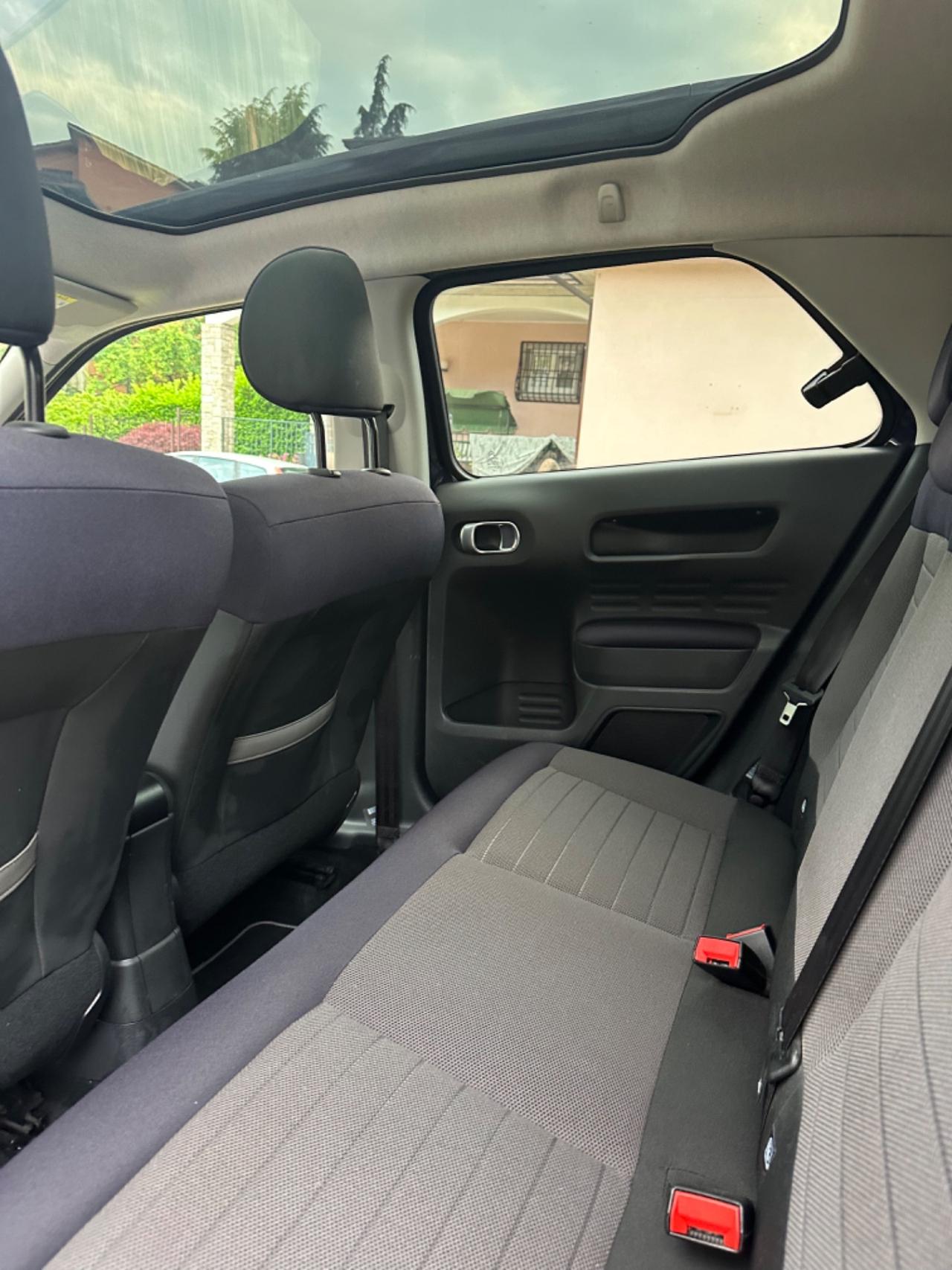 Citroen C4 CACTUS BLUEHDi 100 SHINE PANORAMA KMCERT