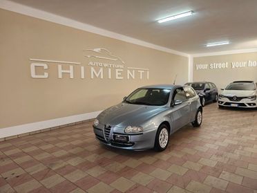 Alfa Romeo 147 1.6i 16V Twin Spark cat 3p. Distinctive