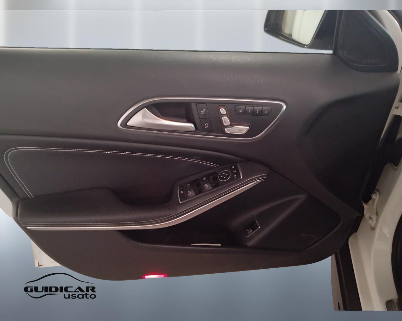 Mercedes-Benz GLA-X156 2017 - GLA 180 Night Edition auto