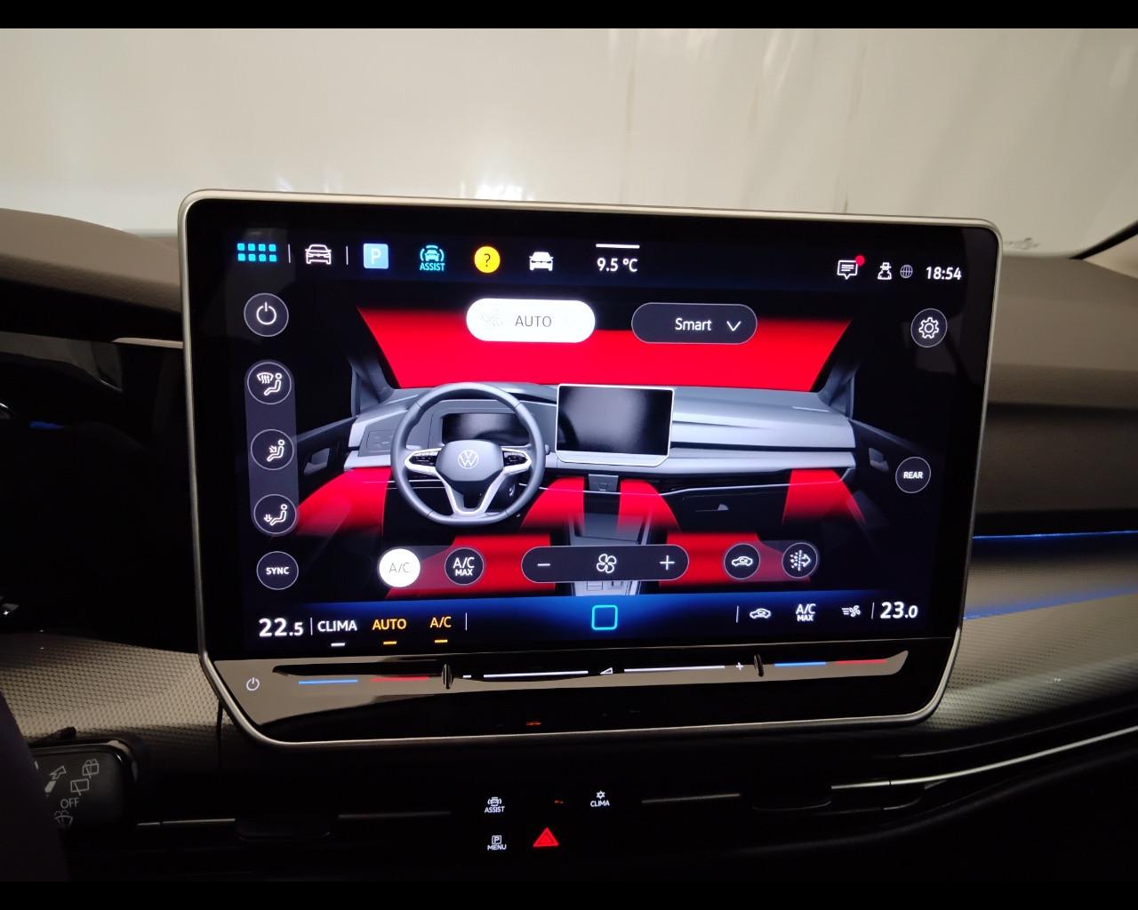 VOLKSWAGEN Golf VIII 2024 - Golf 2.0 tdi Style 150cv dsg