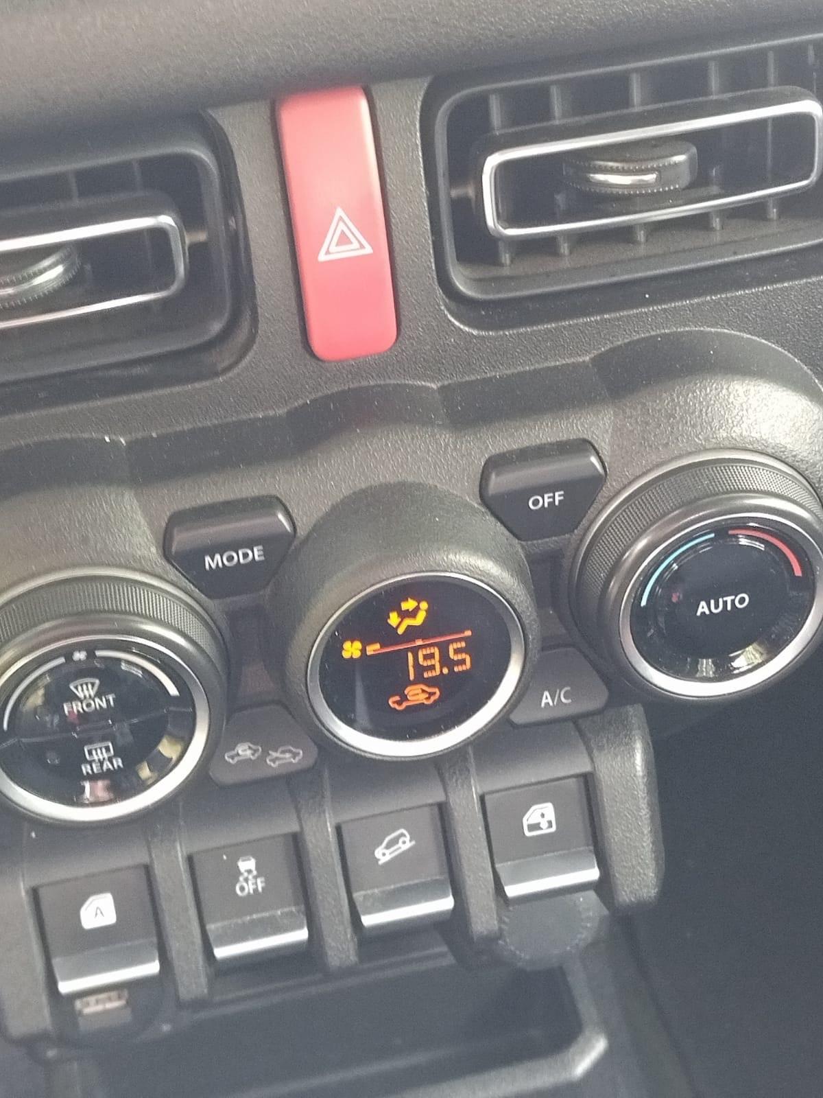 Suzuki Jimny 1.5 5MT Top