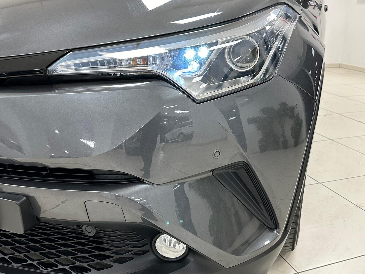 Toyota C-HR 1.8 Hybrid E-CVT Lounge - 2018