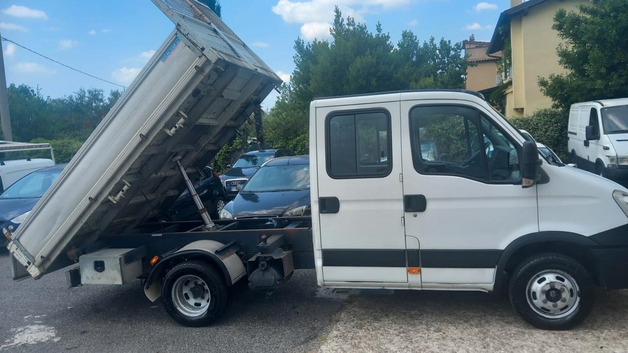 Iveco Daily 35C15D 2.3 HPT doppia cabina 7 posti trilaterale