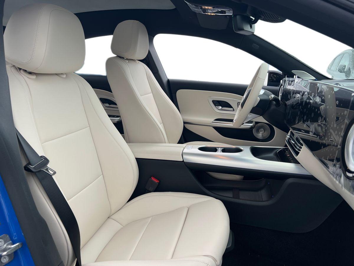 Mercedes-Benz CLA 250+ con tecnologia EQ