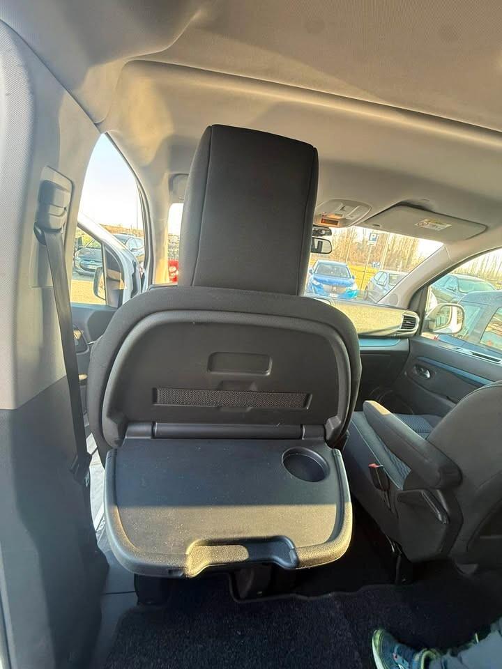 Peugeot Traveller BlueHDi 150 S&S Compact Active