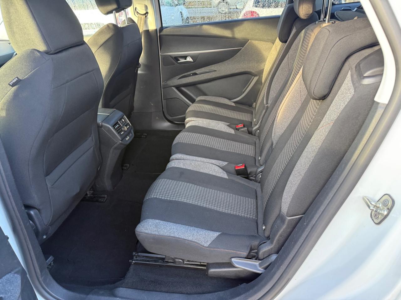 Peugeot 5008 BlueHDi 120 S&S EAT6 Business