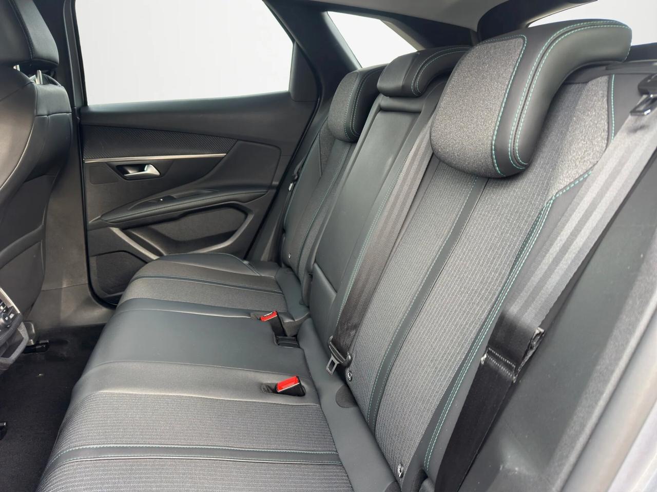 Peugeot 3008 BlueHDi 130 S&S EAT8 Allure