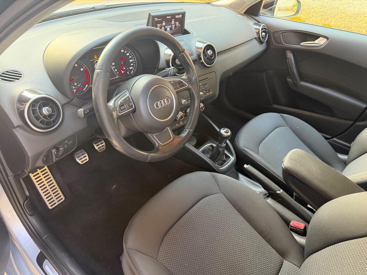 Audi A1 1.2 TFSI S line edition plus