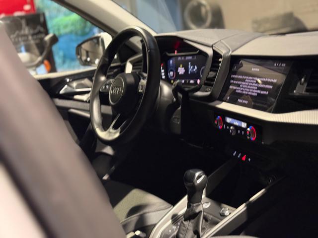 AUDI A1 SPB 30 TFSI S tronic S-LINE Identity Black