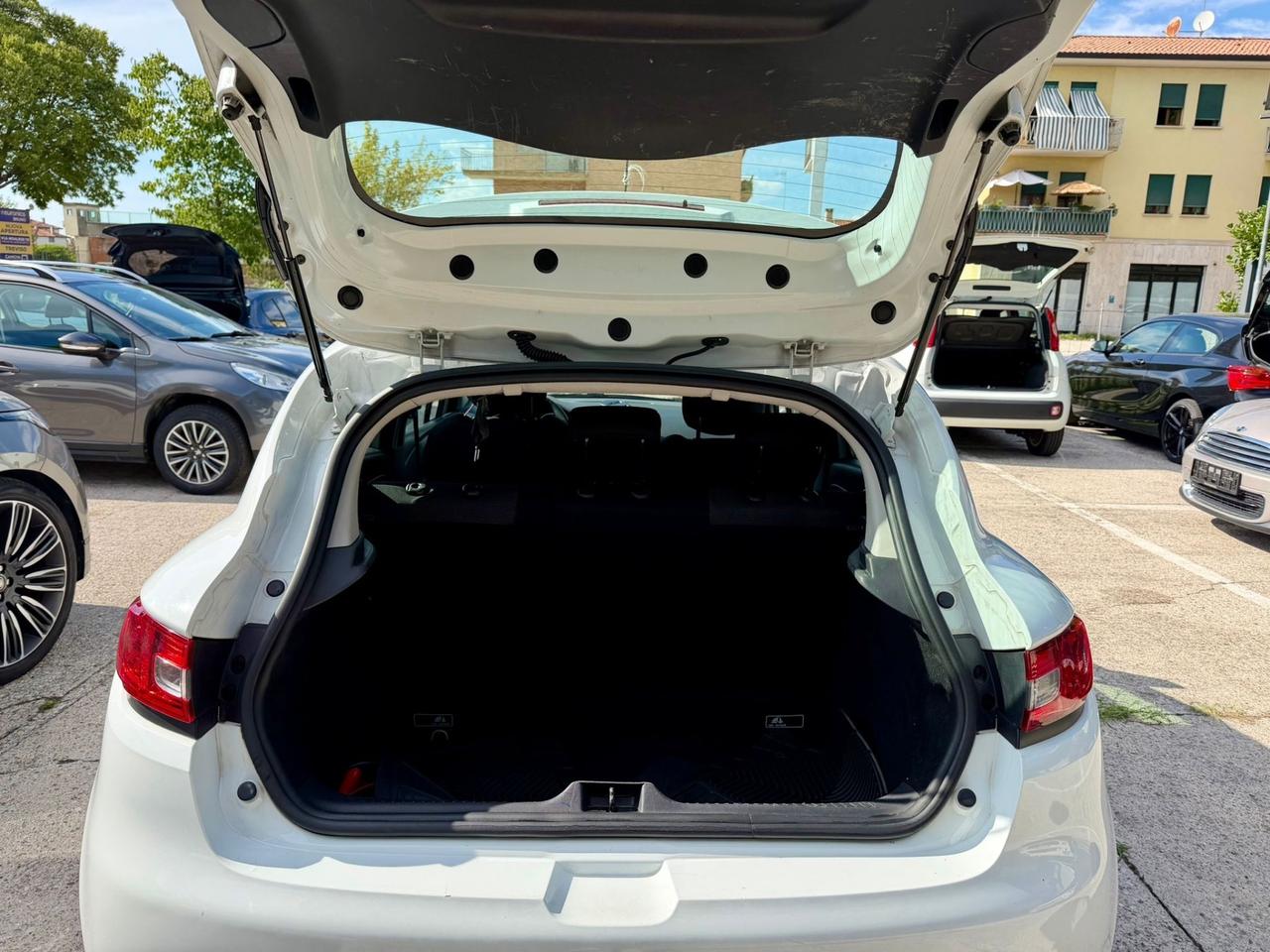 Renault Clio 1.2 75CV Neopatentati