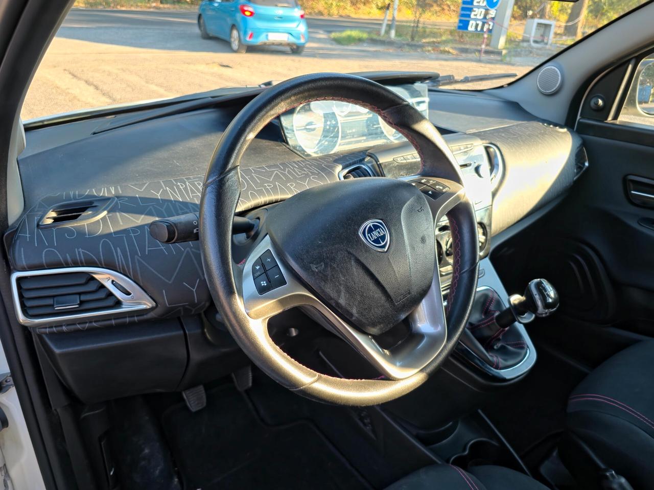 Lancia Ypsilon 1.2 69 CV 5 porte S&S Silver E5B Manuale NEO 2013