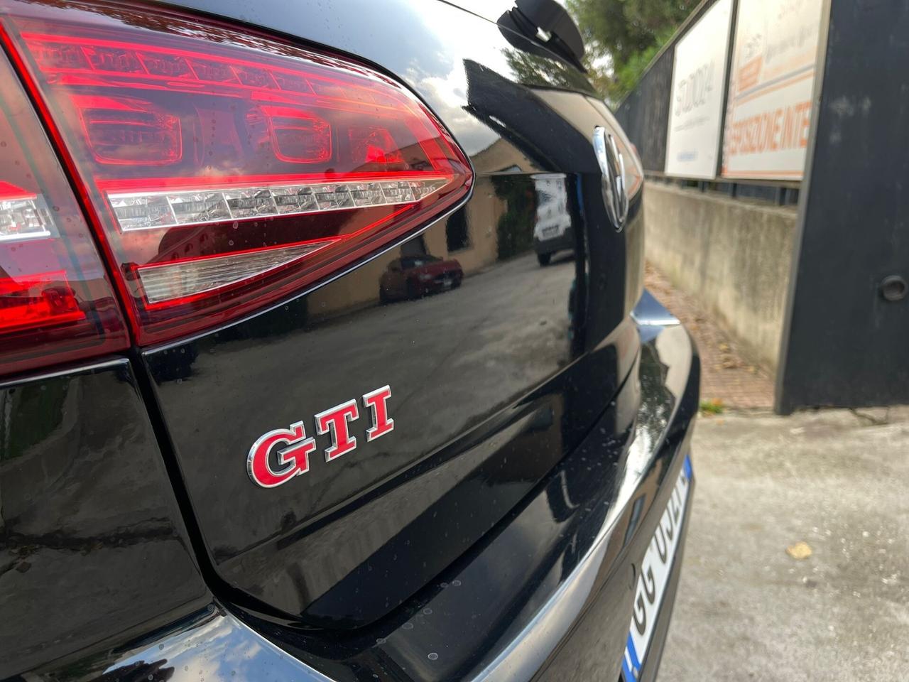 Volkswagen Golf GTI 230 CV Performance 2.0 TSI DSG 5p.
