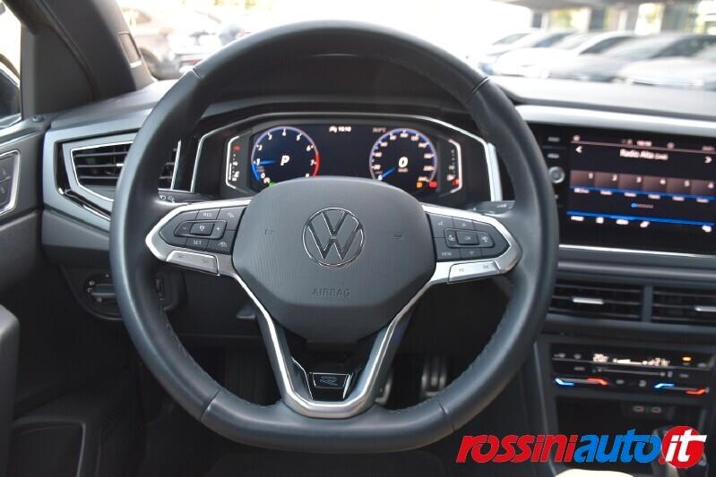 VOLKSWAGEN TAIGO 1.5 TSI 150 CV DSG R-LINE + R18 BI-COLOR 2XCLIMA