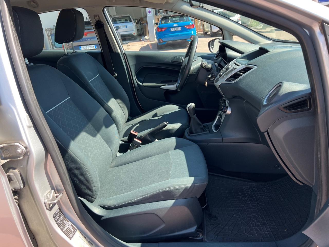 Ford Fiesta 1.4 16V 5p. Bz.- GPL Titanium Bs.