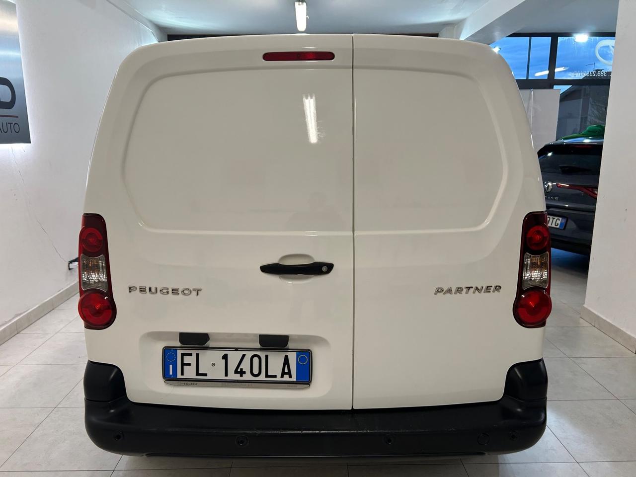 Peugeot Partner 1.6 hdi 73kw 2017 NO IVA ESPOSTA
