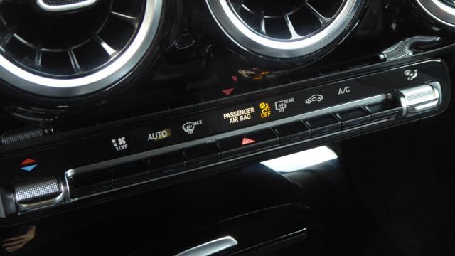 MERCEDES-BENZ A 180 d Automatic Sport