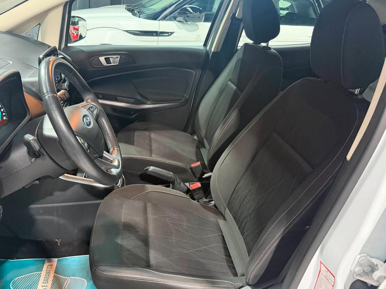 Ford EcoSport Benzina Manuale titanium Neopatentati