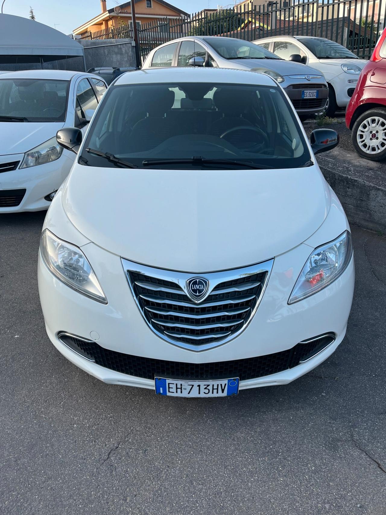 Lancia Ypsilon 1.2 69 CV 5 porte GPL Ecochic Silver