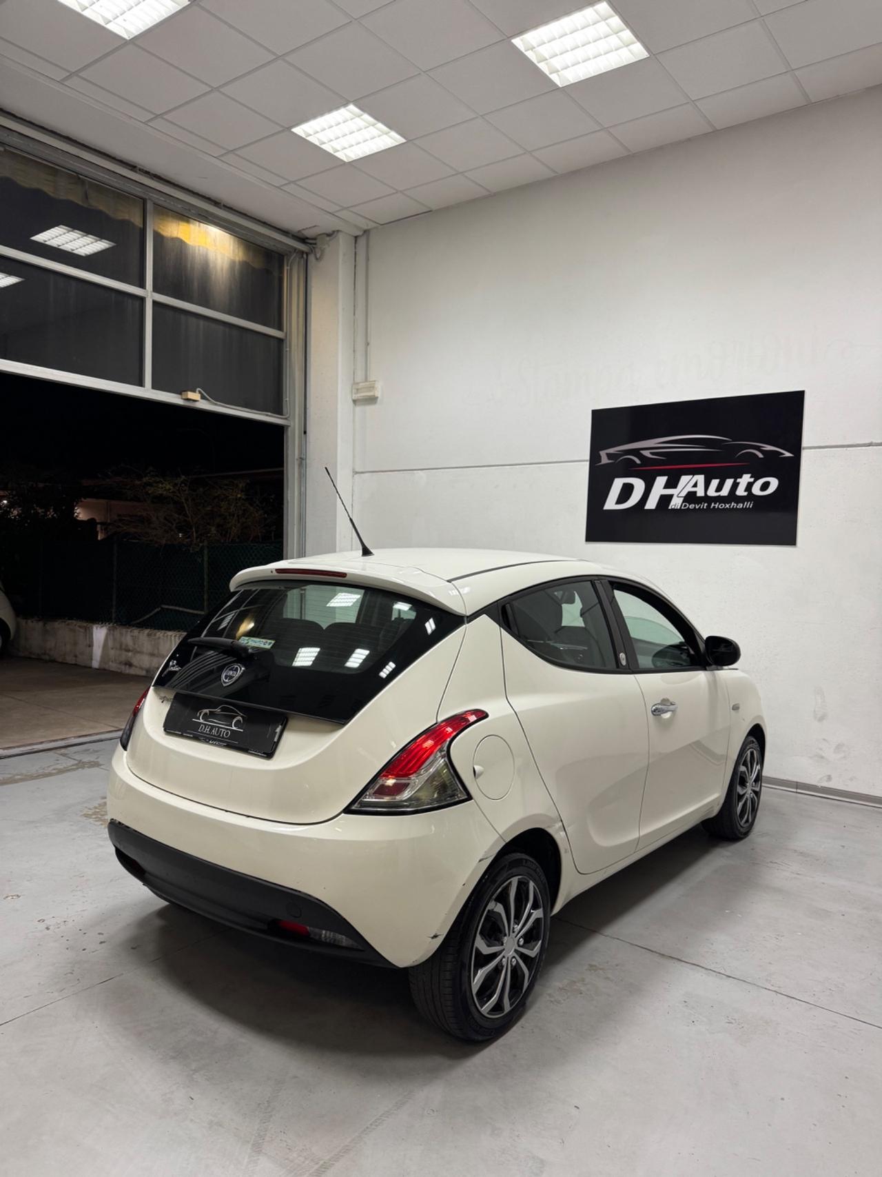 Lancia Ypsilon 1.2 69 CV 5 porte GPL Ecochic Platinum