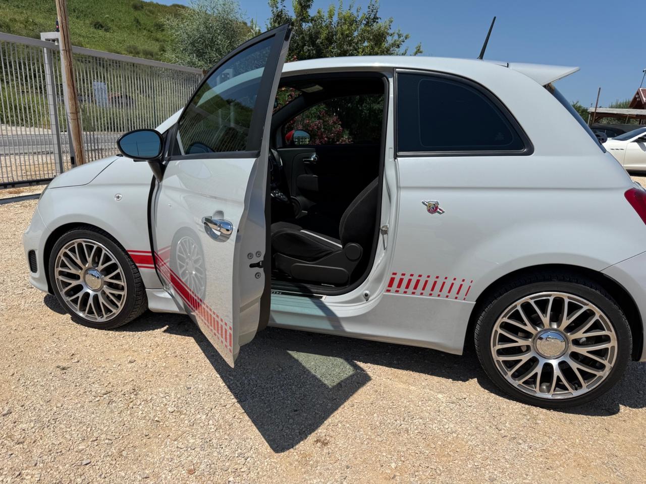 Abarth 500 1.4 Turbo T-Jet 2014 8.999€ PERMUTE