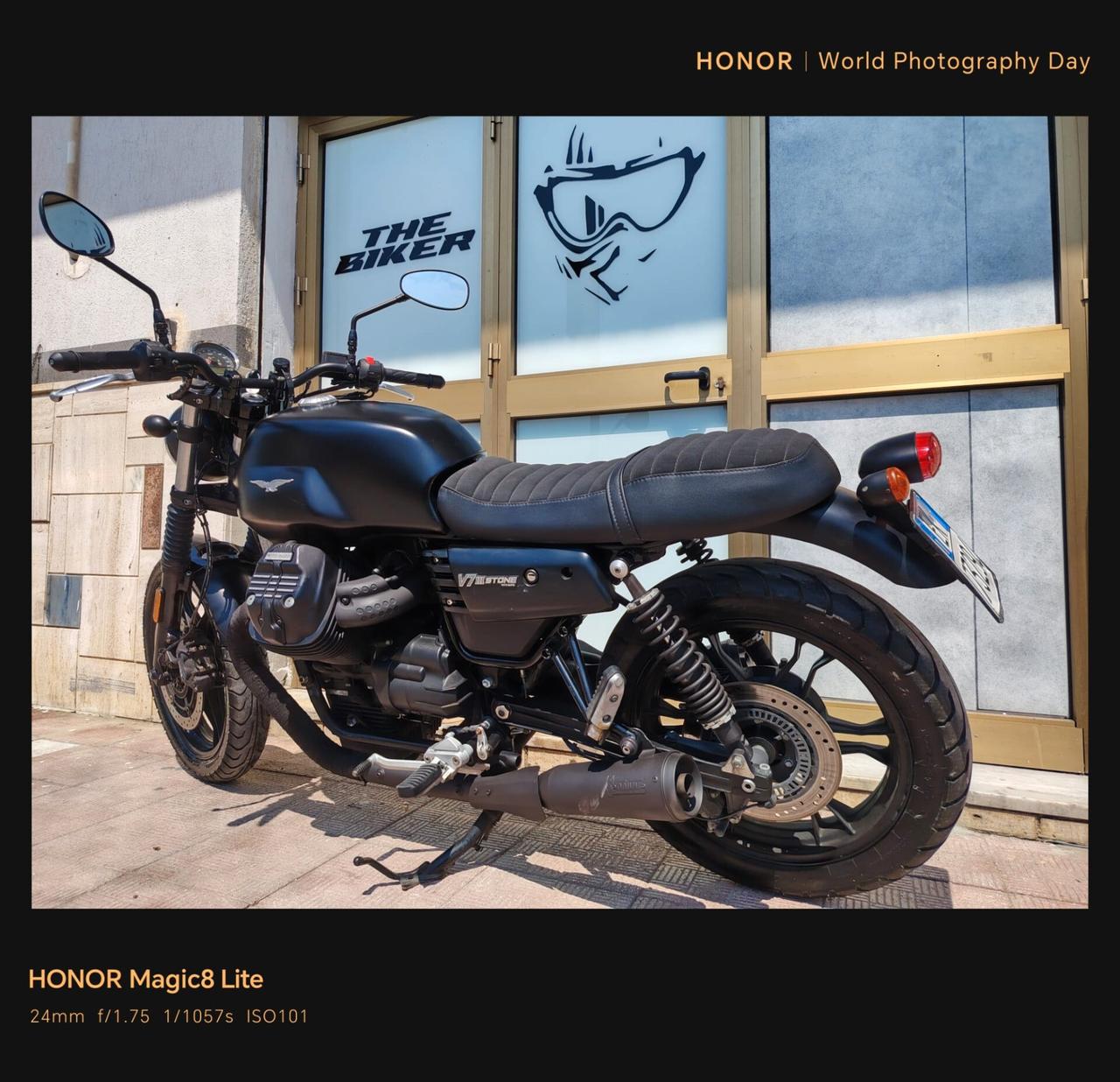 Moto Guzzi V7 III dark