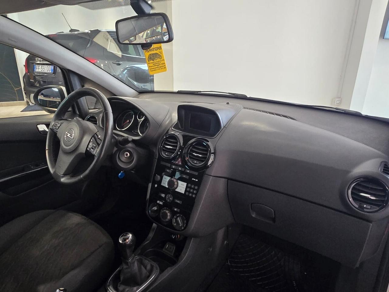 Opel Corsa 1.2 BENZINA /GPL ANNO 2013