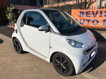 Smart ForTwo 1000 52 kW MHD coupé HI-TECH
