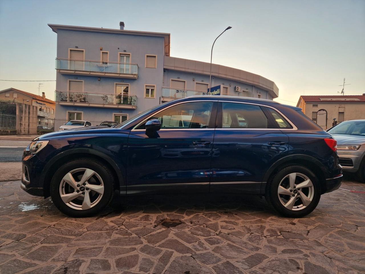 Audi Q3 35 TDI S tronic Business Advanced